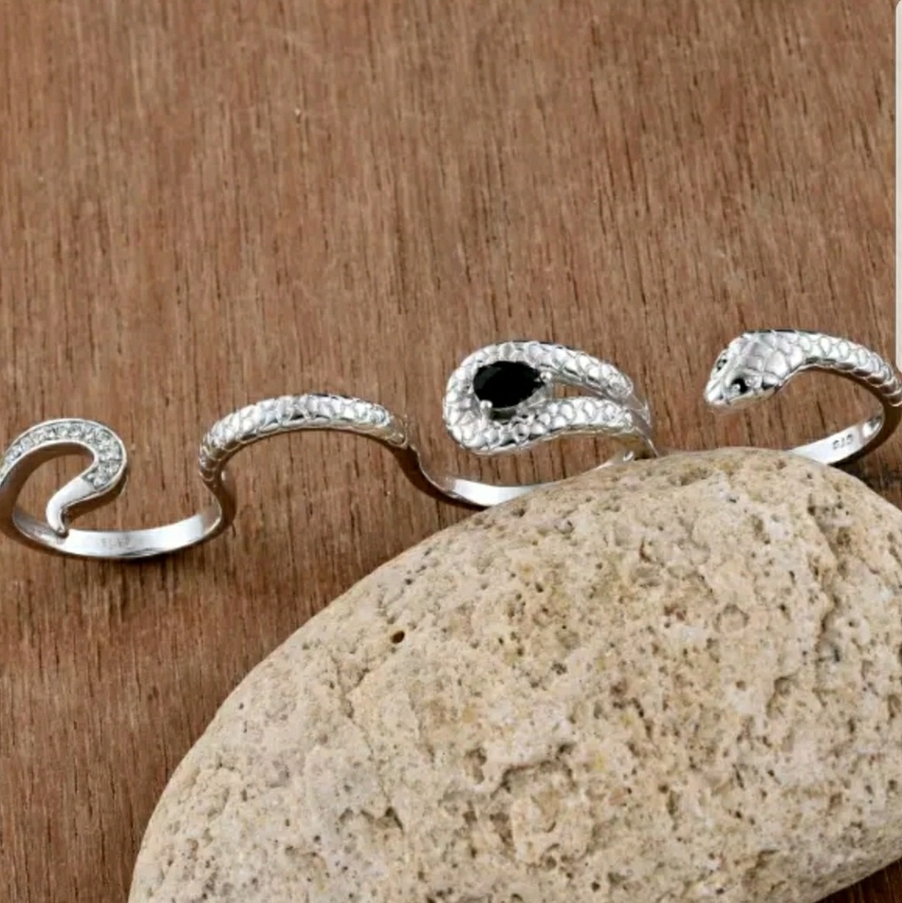 Four fingers ring